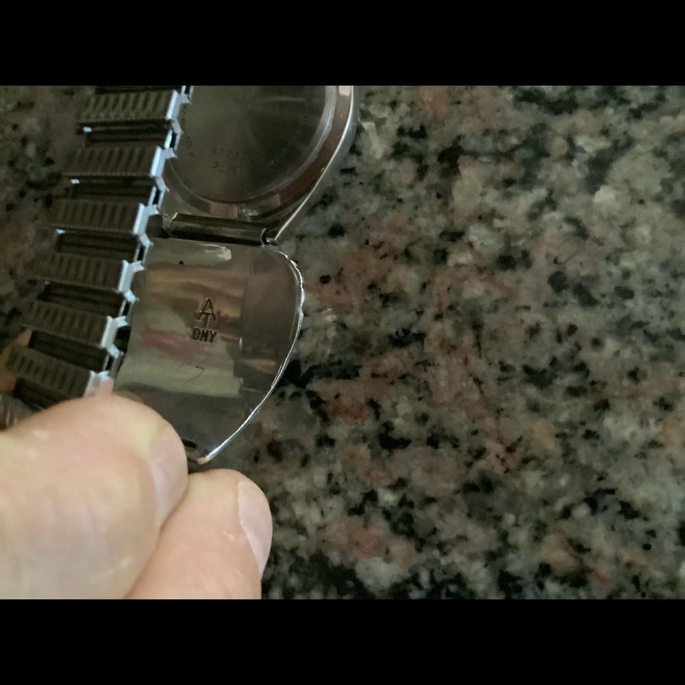 Pulsar Date Quartz Watch With Navajo Ss Tip Band - image 5